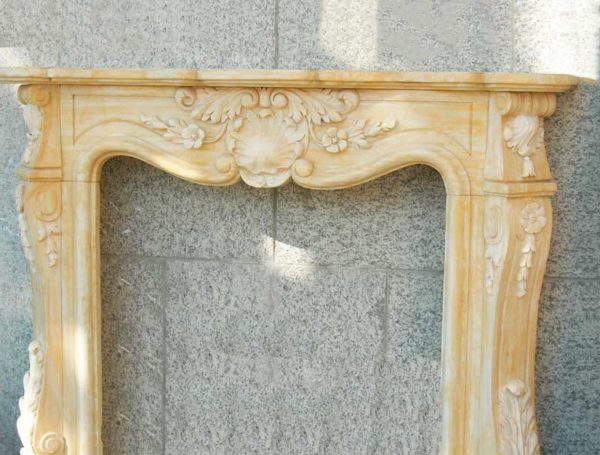 Camino con decori floreali