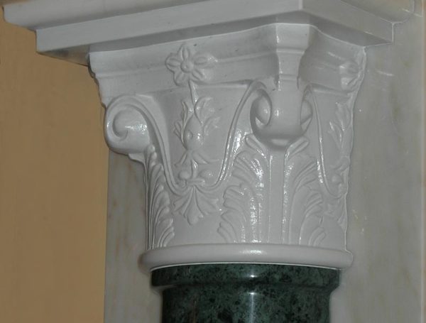 Colonna con capitello ordine Corinzio