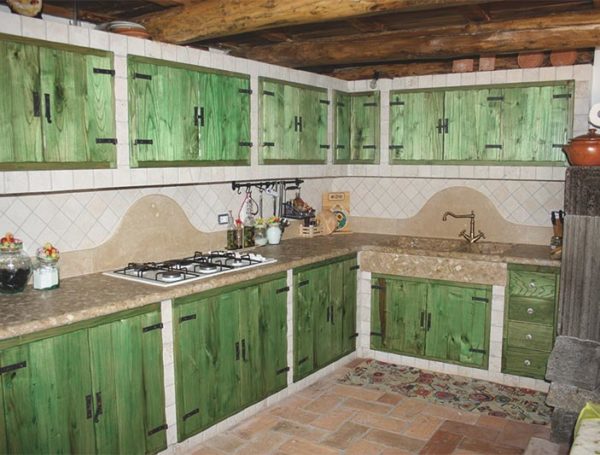 Cucina in travertino