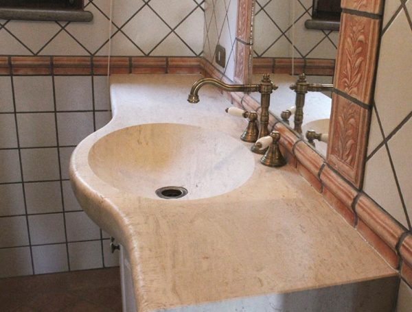 Lavabo in travertino massello antico