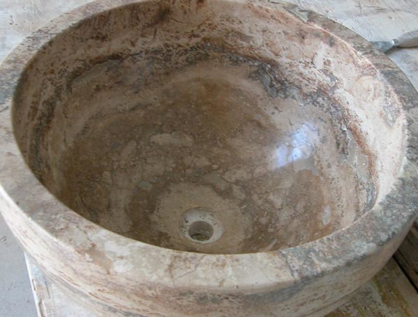 Ovolina in travertino oniciato lucido