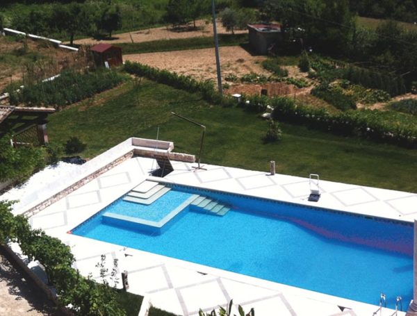 Pavimentazione esterna piscina